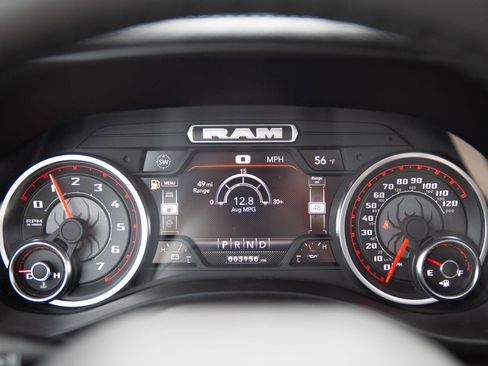 Used 2024 RAM 1500 Laramie image 13