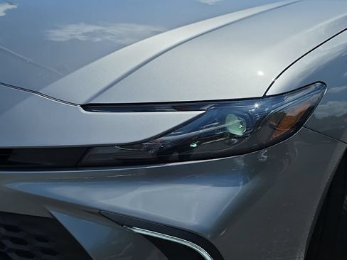 Used 2025 Toyota Camry SE FWD image 30