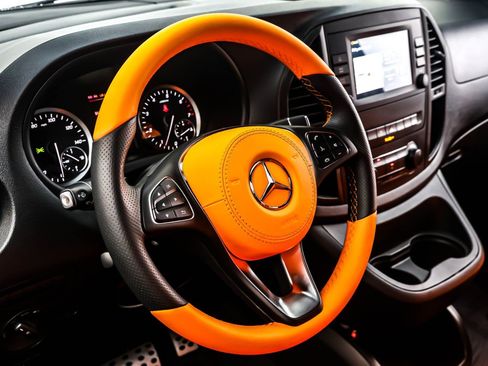 Used 2023 Mercedes-Benz Metris Passenger image 18