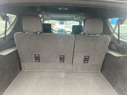 Used 2024 Chevrolet Suburban High Country w/ Advanced Technology Package image 23