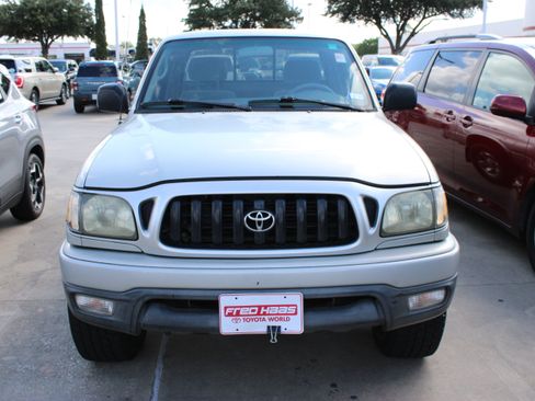 Used 2001 Toyota Tacoma PreRunner w/ SR5 Pkg w/ Color-Keyed Pkg RWD image 4