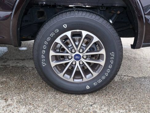 Used 2019 Ford F150 XLT w/ Equipment Group 302A Luxury AWD/4WD image 33