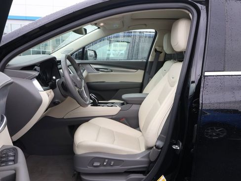 Used 2023 Cadillac XT5 Premium Luxury image 10