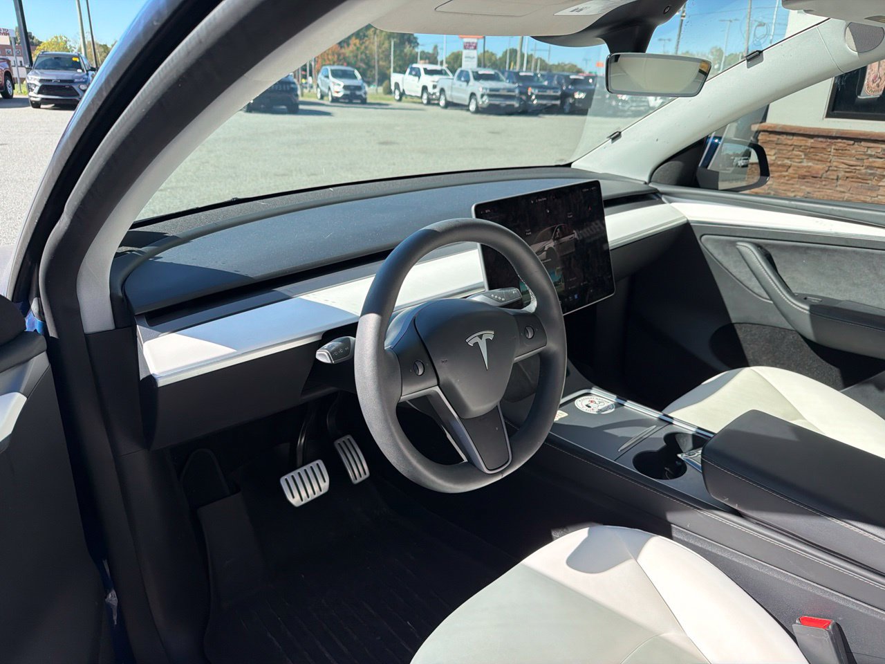 Used 2024 Tesla Model Y Performance AWD/4WD image 3
