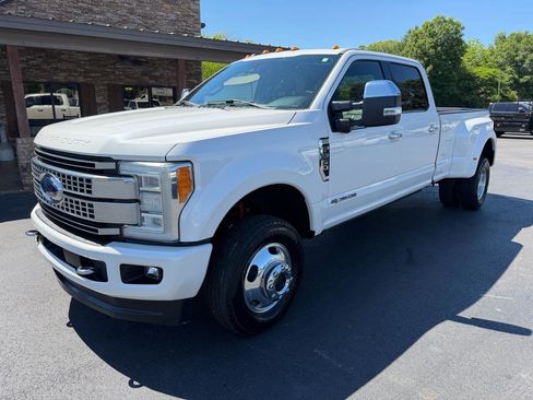 Used 2017 Ford F350 Platinum w/ Platinum Ultimate Package AWD/4WD image 4