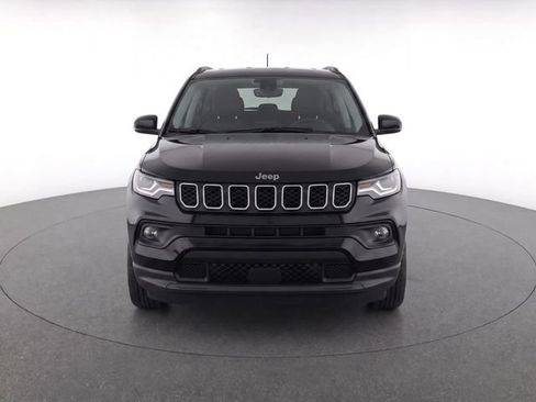 Used 2024 Jeep Compass Latitude AWD/4WD image 6