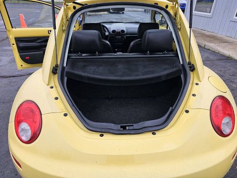 Used 2007 Volkswagen Beetle Coupe w/ Package 1 FWD image 16