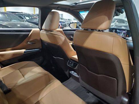 Used 2021 Lexus ES 300h w/ Premium Package FWD image 22