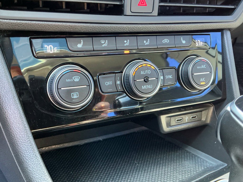 Used 2022 Volkswagen Jetta SE FWD image 33
