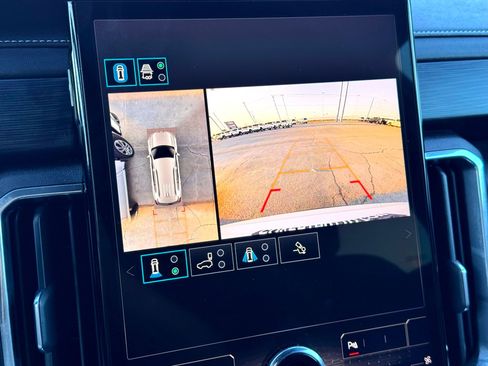 Used 2025 GMC Acadia Elevation image 31