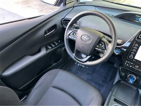 Used 2022 Toyota Prius L Eco image 13