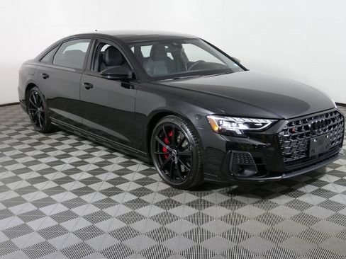 Used 2022 Audi S8 image 1