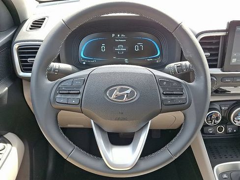 New 2026 Hyundai Venue SEL FWD image 11