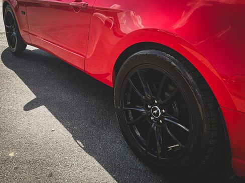 Used 2013 Ford Mustang GT w/ Brembo Brake Pkg RWD image 16