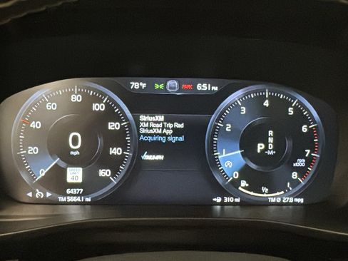 Used 2021 Volvo XC40 T5 R-Design w/ Climate Package AWD/4WD image 15