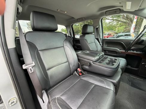 Used 2019 GMC Sierra 2500 SLT w/ Duramax Plus Package AWD/4WD image 14
