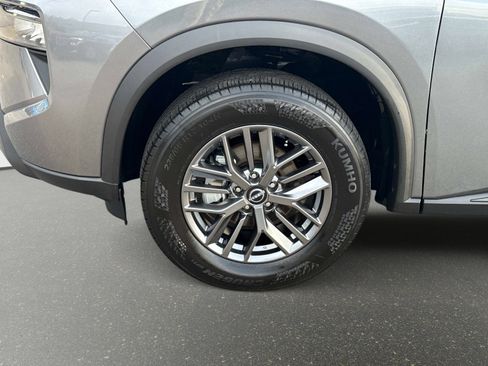 Used 2026 Nissan Rogue SV image 11