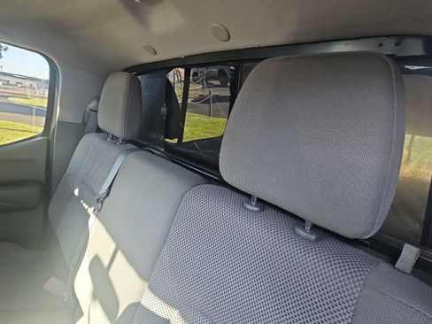 Used 2019 Nissan Frontier SV AWD/4WD image 10