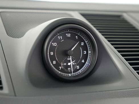 New 2026 Porsche Macan image 24