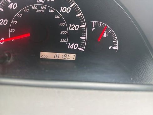 Used 2005 Toyota Camry XLE image 7