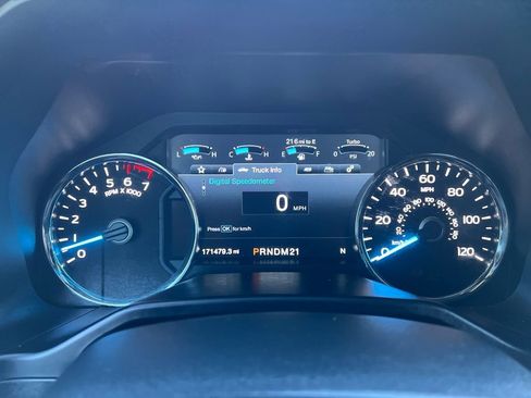 Used 2015 Ford F150 Platinum w/ Equipment Group 701A Luxury image 20