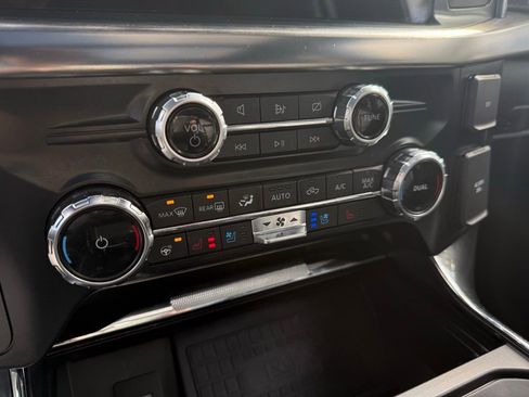 Used 2022 Ford F150 Lariat w/ Equipment Group 502A High image 25