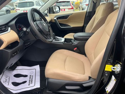 Certified 2021 Toyota RAV4 LE image 10