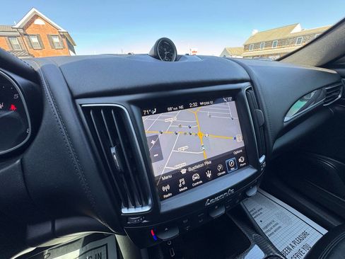 Used 2019 Maserati Levante image 25