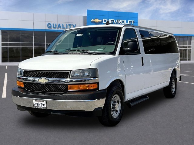 Certified 2020 Chevrolet Express 3500 LT w/ LT Preferred Equipment Group RWD image 3