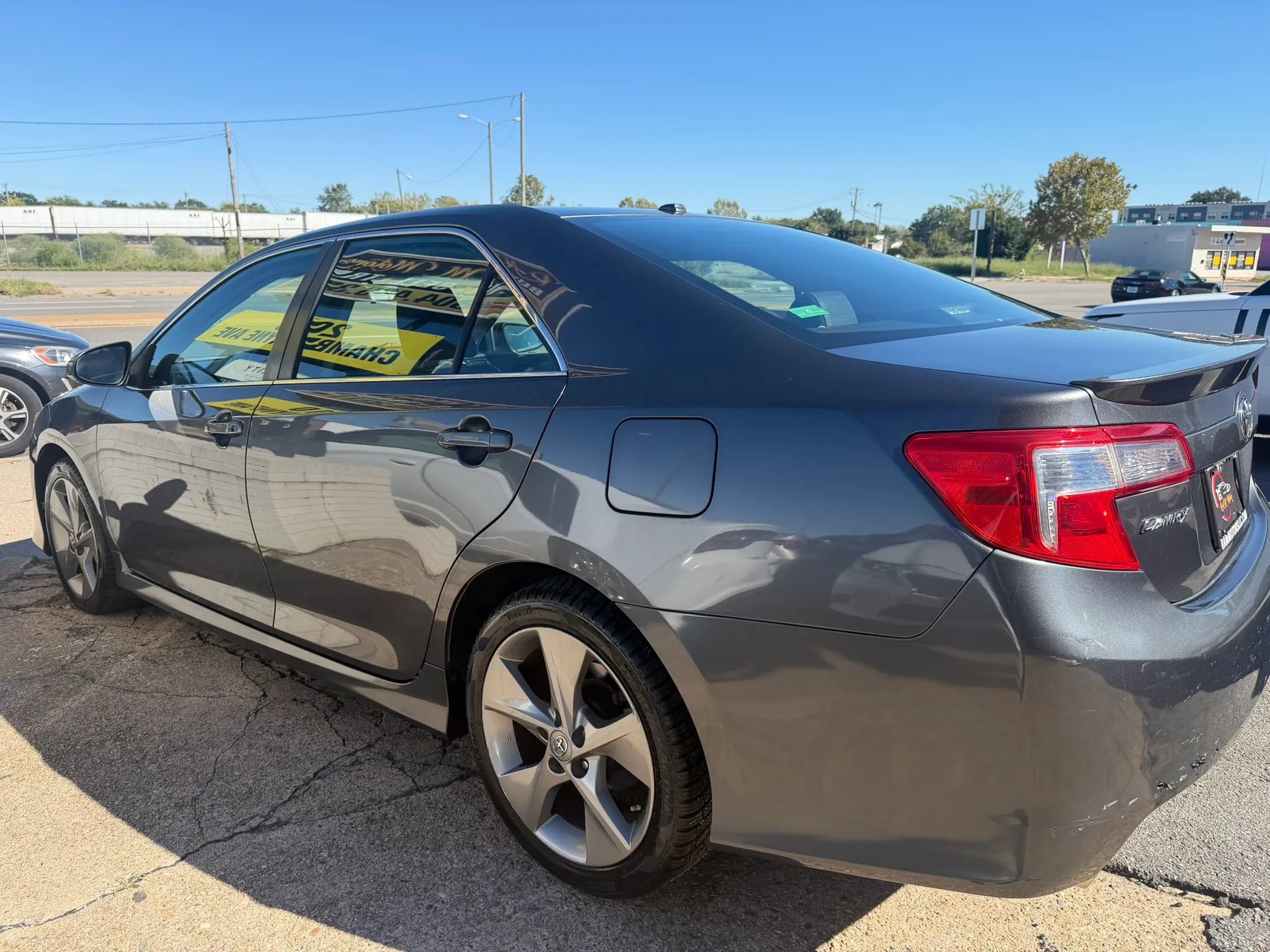 Used 2012 Toyota Camry SE FWD image 4