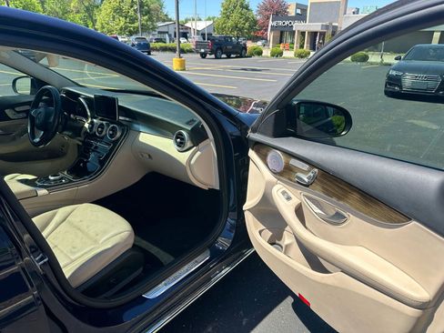 Used 2017 Mercedes-Benz C 300 4MATIC Sedan image 14