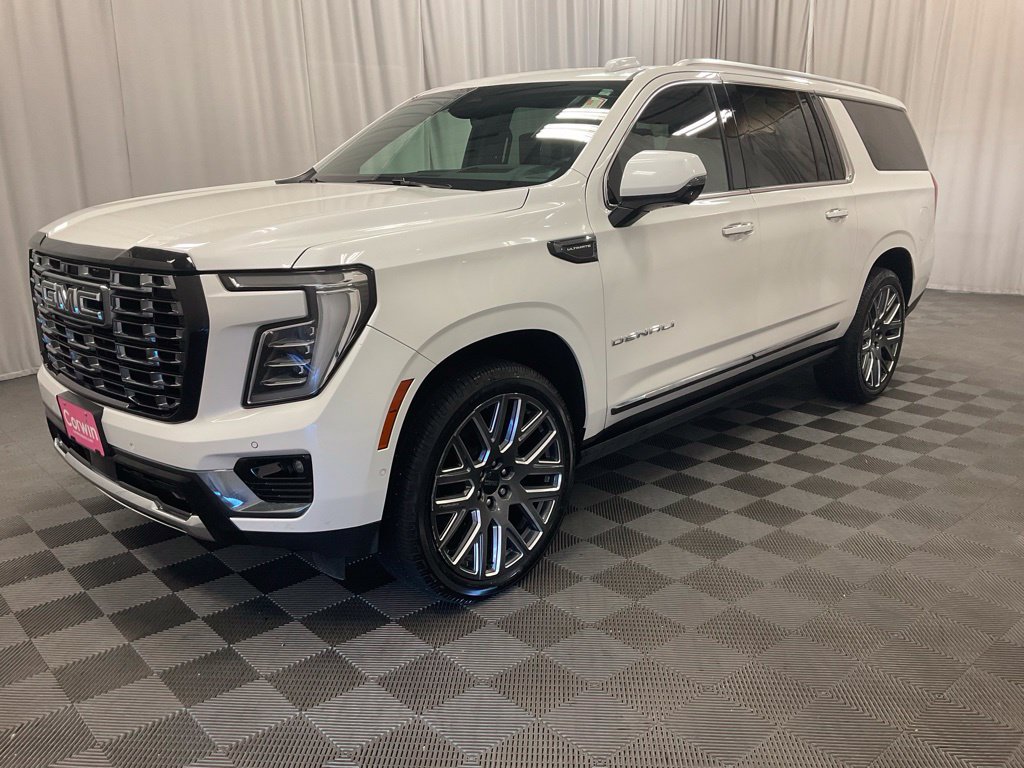Used 2025 GMC Yukon XL Denali Ultimate w/ LPO, Floor Liner Package AWD/4WD image 5