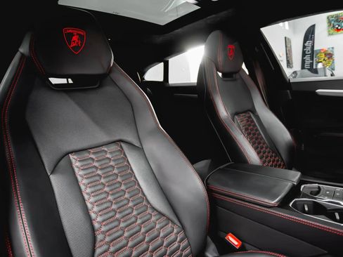 Used 2021 Lamborghini Urus AWD/4WD image 20
