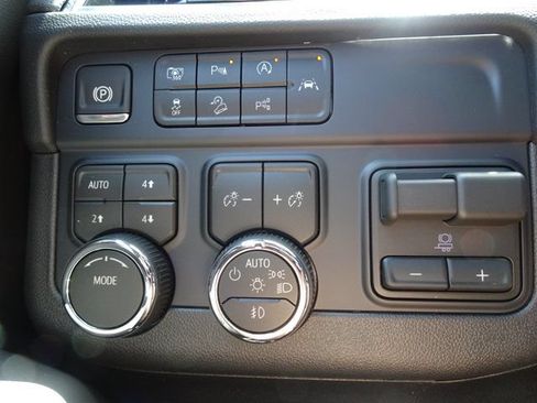 New 2026 Chevrolet Tahoe Premier w/ Sun And Tow Package AWD/4WD image 13