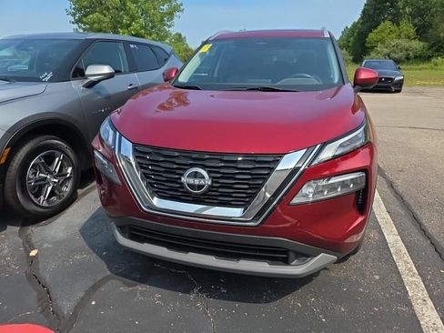 Certified 2023 Nissan Rogue SV w/ SV Premium B Package AWD/4WD image 3