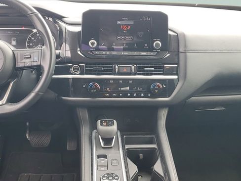 Used 2024 Nissan Pathfinder SV AWD/4WD image 15