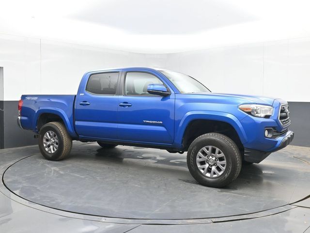 Used 2017 Toyota Tacoma SR5 w/ Tow Package AWD/4WD image 2