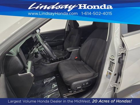 Used 2025 Hyundai Kona SEL AWD/4WD image 12