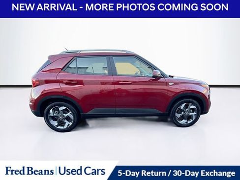 Used 2025 Hyundai Venue Limited image 8