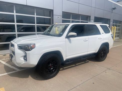 Certified 2024 Toyota 4Runner SR5 Premium w/ Moonroof Package AWD/4WD image 2