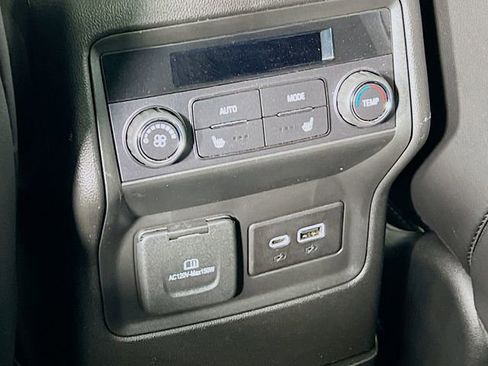 Used 2023 GMC Acadia Denali w/ Denali Ultimate Package image 27