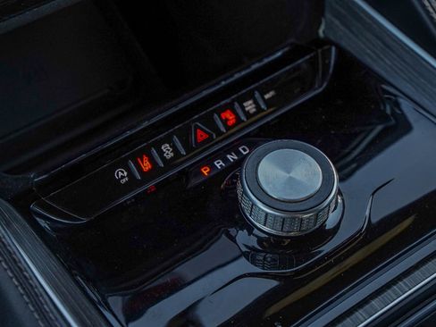 Used 2024 Jeep Wagoneer Series II w/ Flexible Seating Group image 19