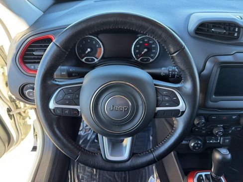 Used 2020 Jeep Renegade Trailhawk w/ Cold Weather Group AWD/4WD image 11