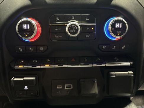 Certified 2020 GMC Sierra 1500 Denali w/ Driver Alert Package II image 11