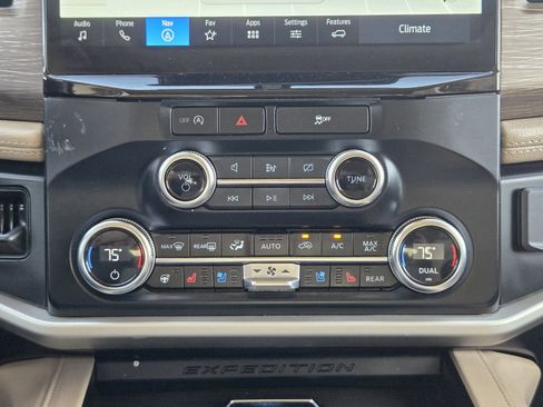 Certified 2024 Ford Expedition Limited image 20