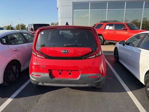 Used 2021 Kia Soul LX image 3