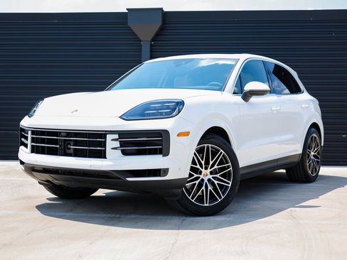 Certified 2026 Porsche Cayenne AWD/4WD image 1