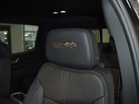 Used 2025 Chevrolet Silverado 1500 High Country w/ Midnight Edition image 40