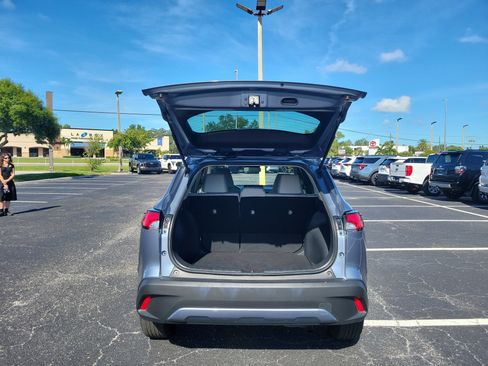 Used 2023 Toyota Corolla Cross L FWD image 10