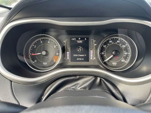 Used 2014 Jeep Cherokee Latitude AWD/4WD image 25